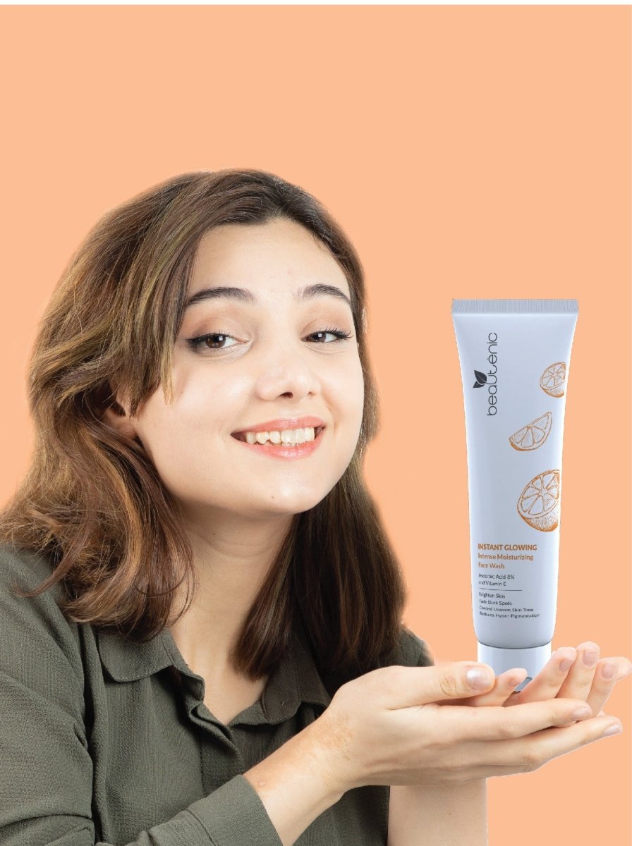 Instant Glowing Facewash (Vitamin C and E)